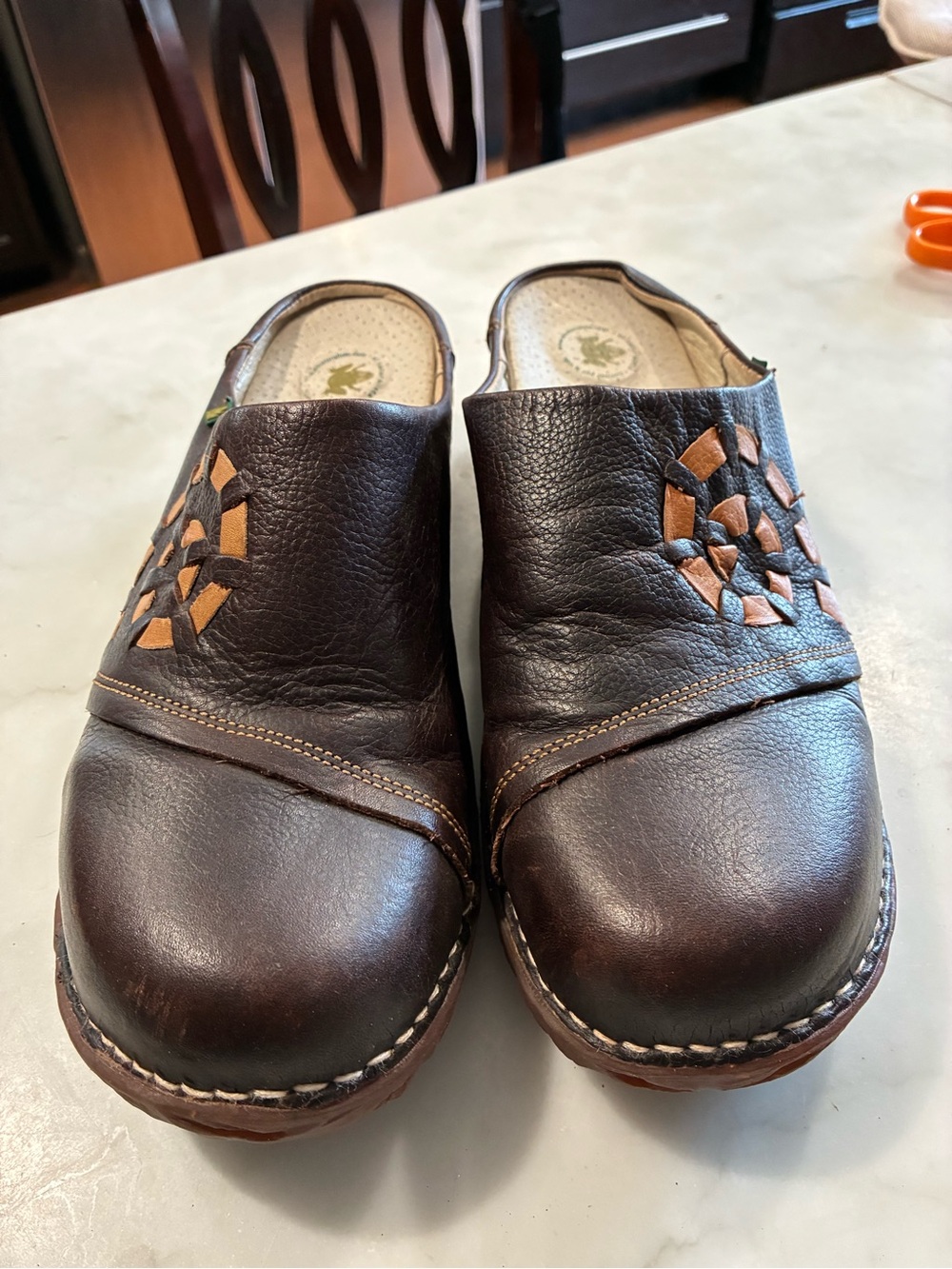 El Naturalista  Size 42  Women’s Leather Clogs
